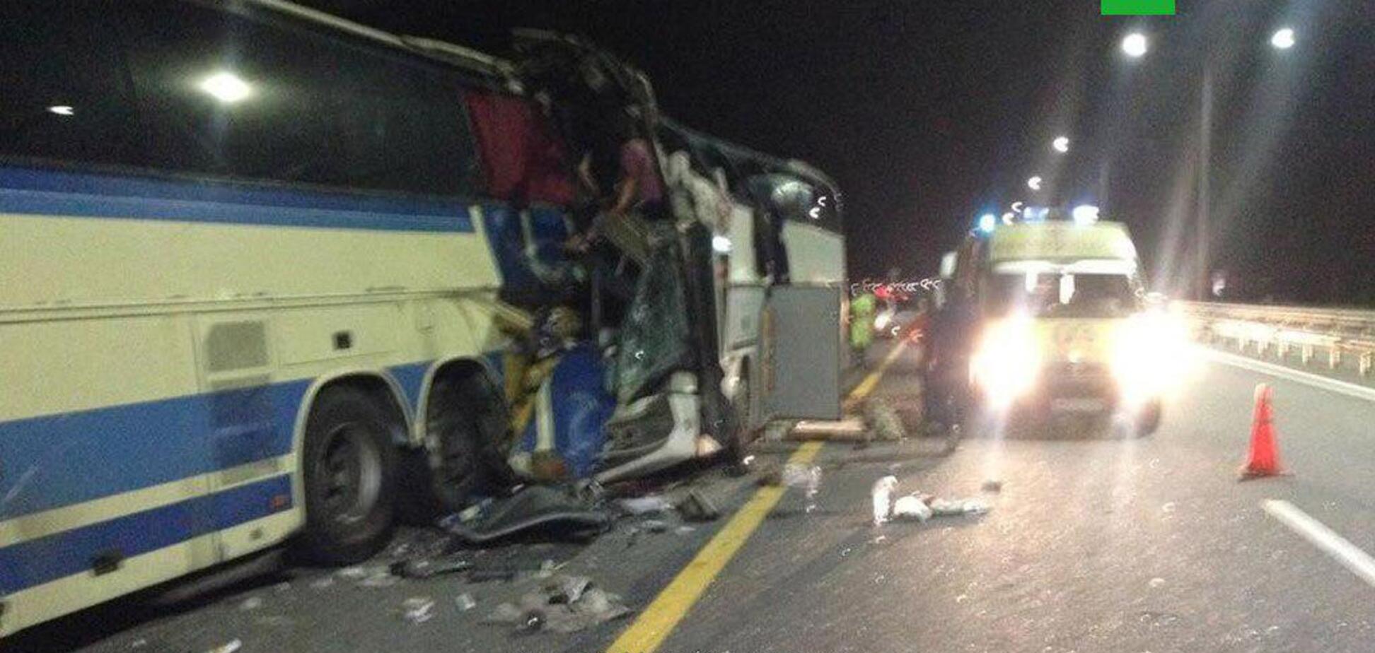 В России столкнулись два автобуса: погибли четверо, ранены десятки пассажиров. Первые фото и видео ДТП