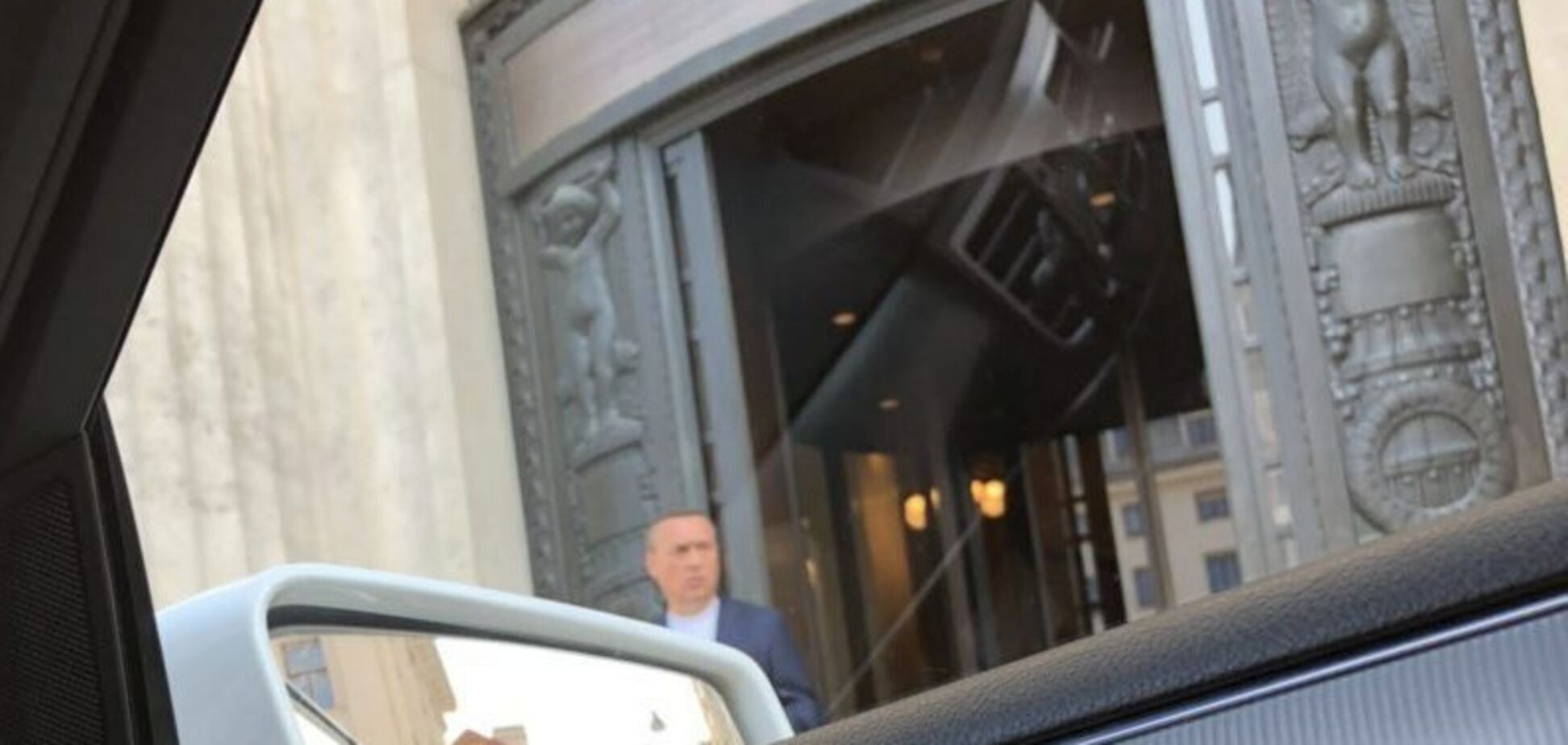 Мартиненка засікли на зустрічі з Фірташем у Відні