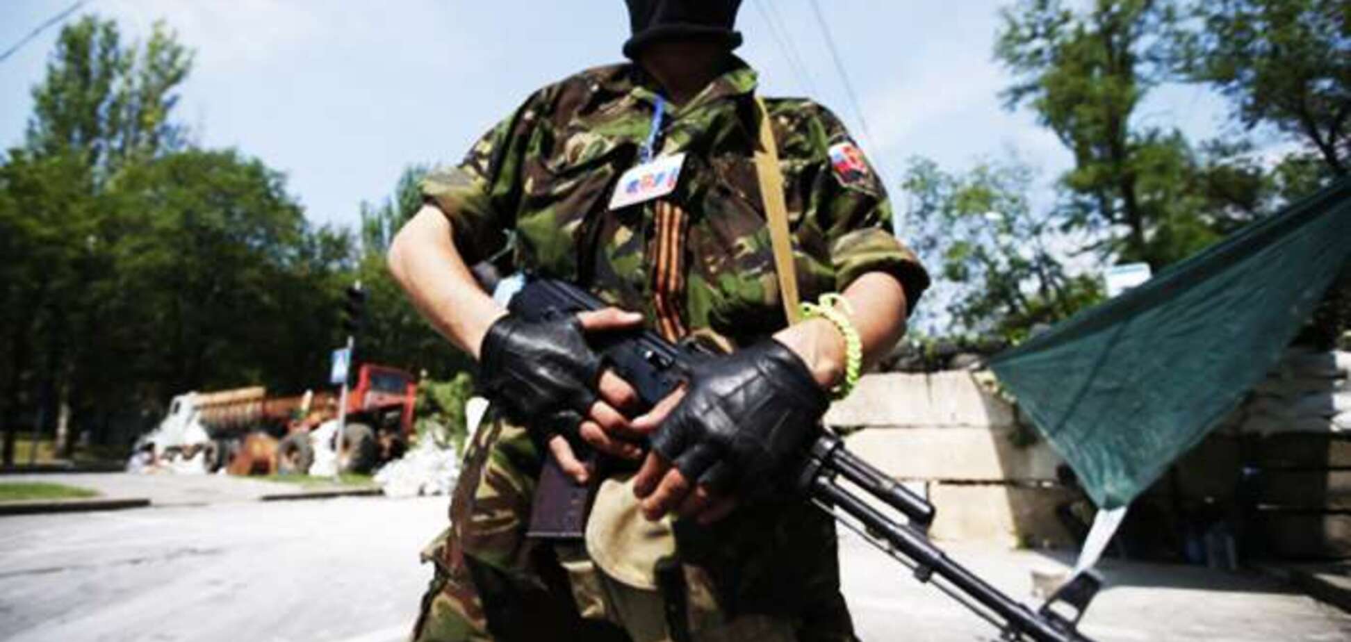 Под Донецком поймали террориста с арсеналом оружия: опубликованы фото