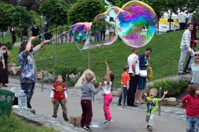 Установится надолго: синоптики уточнили прогноз погоды на начало недели в Украине