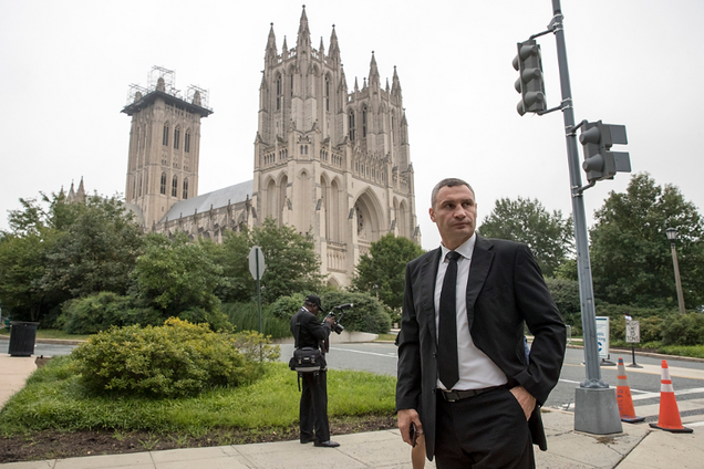 'Он был настоящим бойцом и патриотом': Кличко попрощался с Маккейном в США