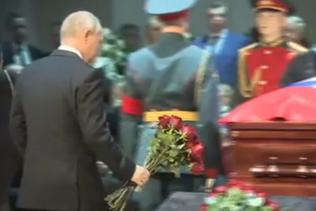 Путин приехал к Кобзону: фото и видеофакт