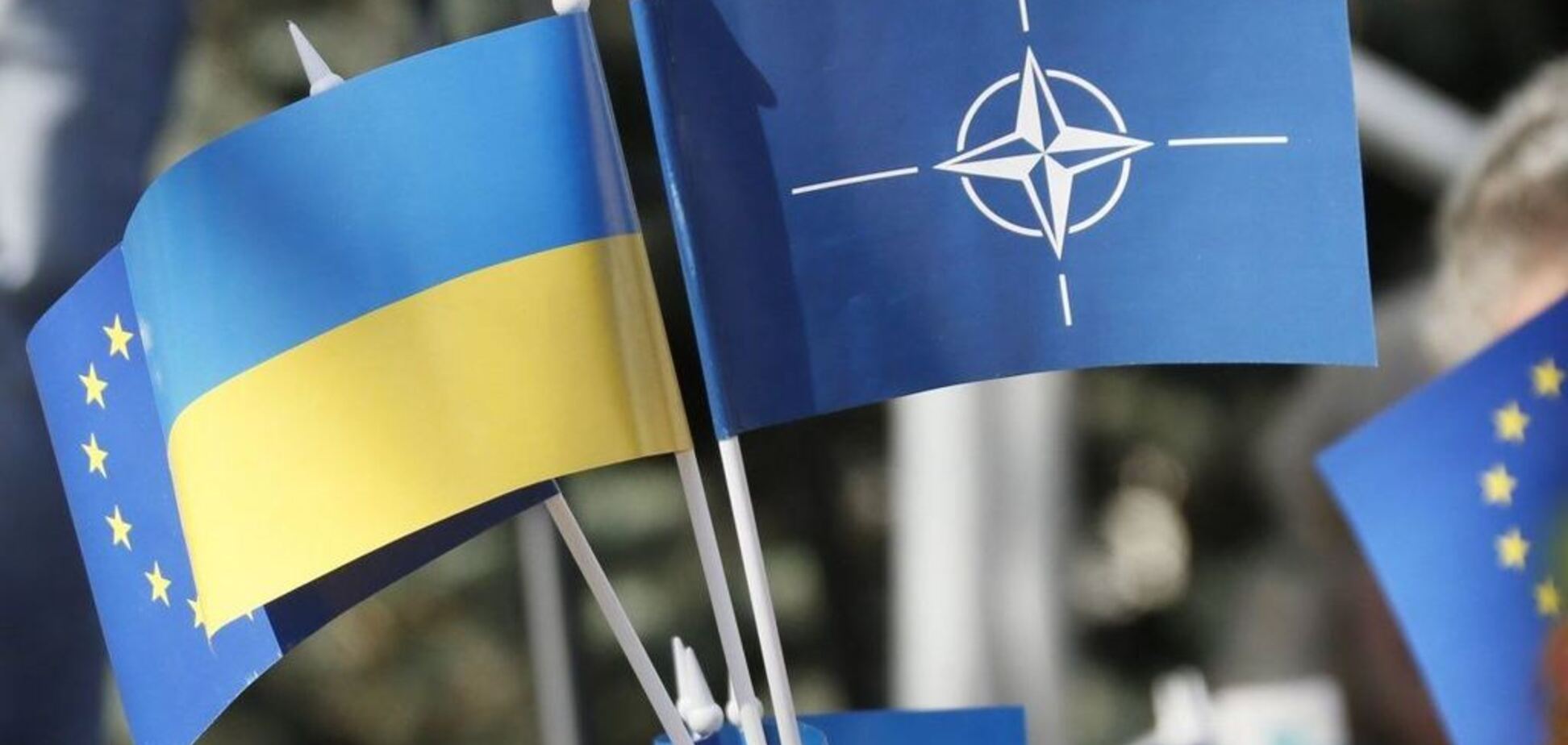 Украина - в НАТО и ЕС: Рада поддержала историческое решение по Конституции