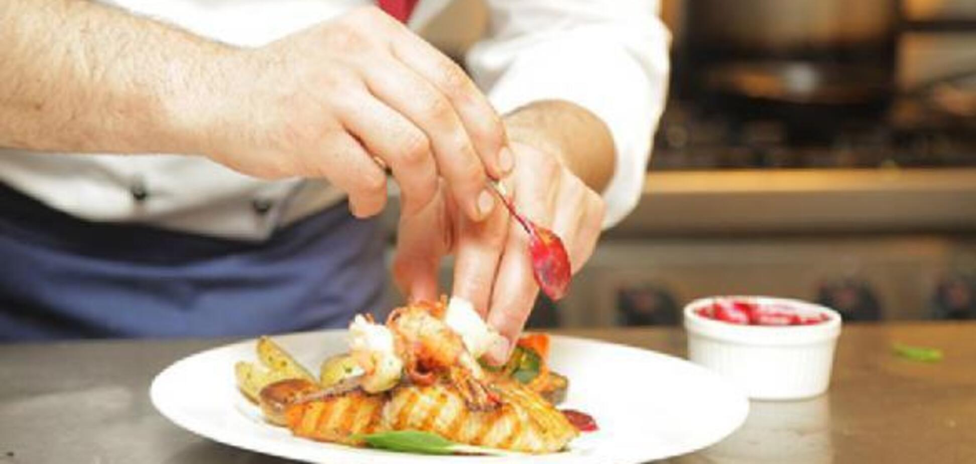 Комфортне студентське життя: донька мільярдера шукає 12 слуг