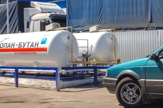 Вслед за бензином в Украине подорожал автогаз: названы цены