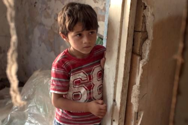 'На підлозі туалетний папір і 13 дітей': репортаж про жахливу бідність ромів в Україні