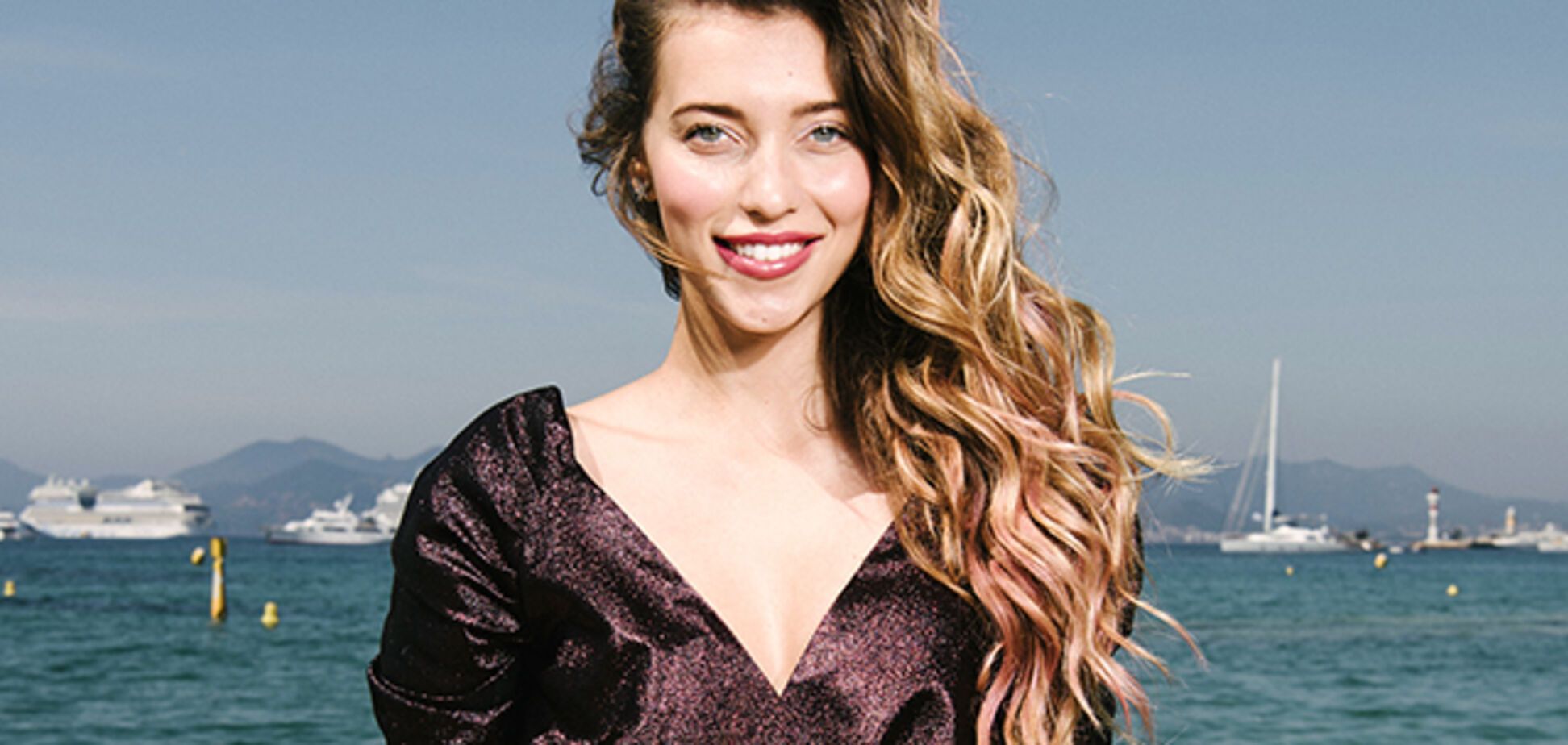 Відома українська телеведуча перестала приховувати вагітність