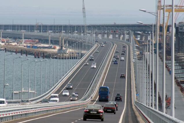 ‘’А не провалится?’’ В сети высмеяли запуск грузовиков на Крымский мост