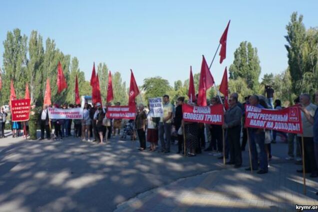 ''Людоеды'': в Крыму набросились с критикой на Путина и Медведева