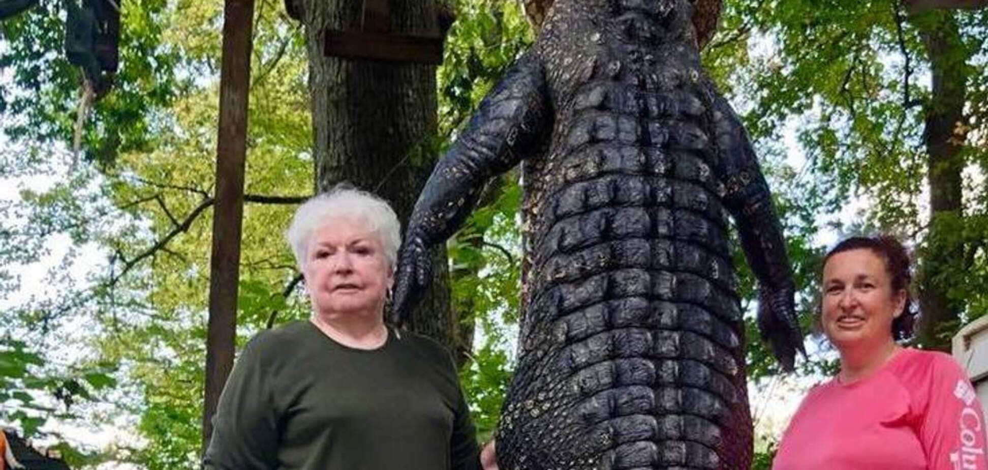 Техасская стрельба из винтовки: бабушка-мэр застрелила 3-метрового аллигатора, который съел ее пони