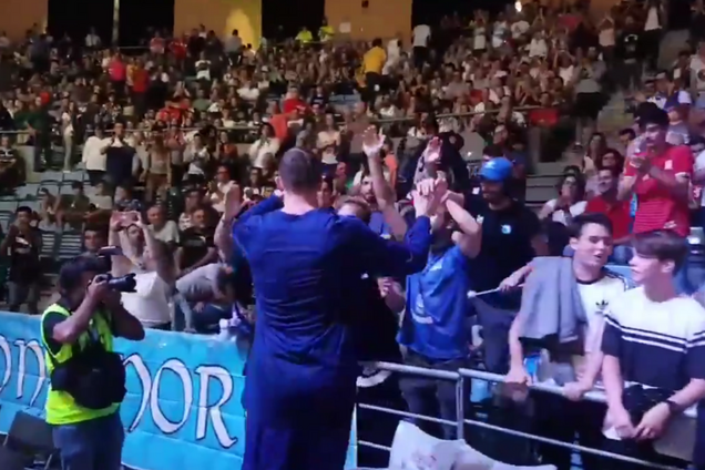 Болельщики 'Барселоны' устроили овацию игроку сборной Украины