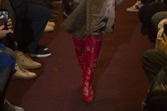 ''Форма ГРУшника'': безглузде ''скрепне'' взуття розсмішило мережу