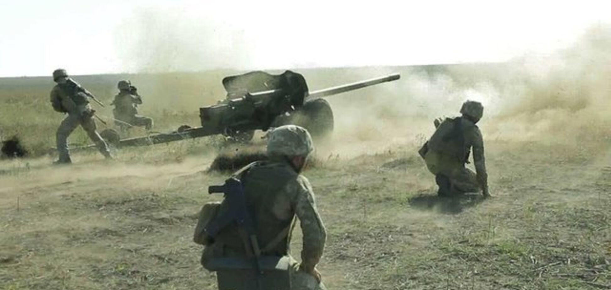 Артилеристи ЗСУ блискуче відбили атаку танків: потужні кадри