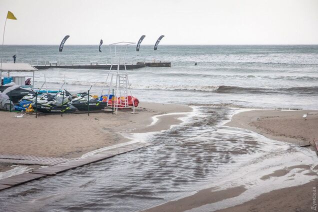 Топ-курорт Украины накрыл погодный 'армагеддон': фото и видео последствий