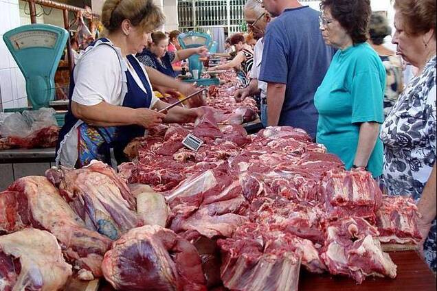 Выручает самогон: стало известно, как выживает Донецк в ''русском мире''