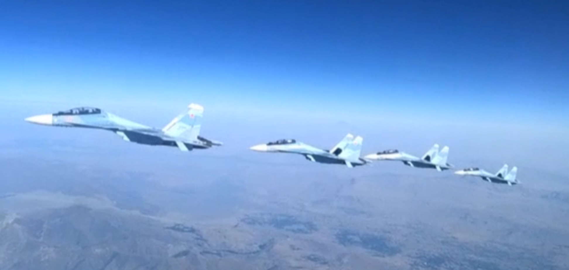 Россия перебросила группу боевых самолетов в Крым: опубликовано видео