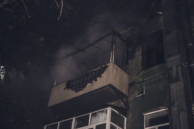 Люди вистрибували з вікон: у Києві в житловому будинку спалахнула пожежа