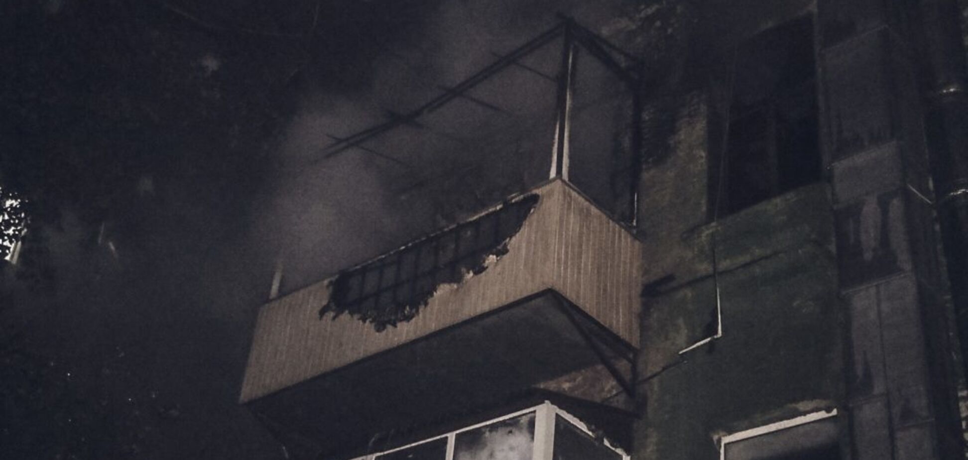 Люди вистрибували з вікон: у Києві в житловому будинку спалахнула пожежа