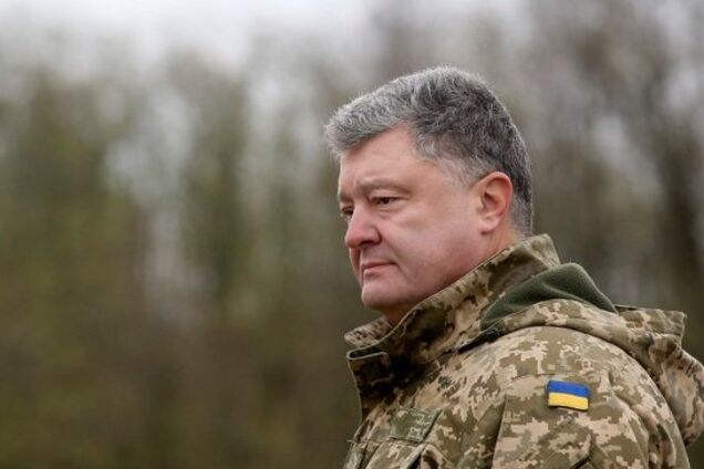 ''Пускай Бог благословит'': в сети ажиотаж из-за дня рождения Порошенко