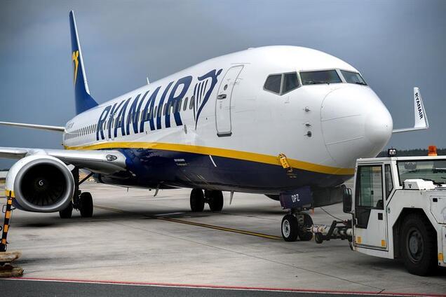 Майже 30 тис. пасажирів: Ryanair потрапив у скандал через масове скасування рейсів