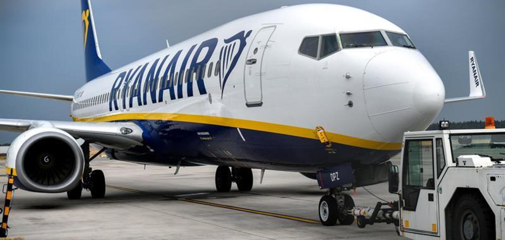 Около 30 тыс. пассажиров: Ryanair угодил в скандал из-за массовой отмены рейсов