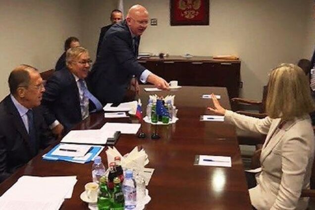 Як Могеріні відмовилась від чаю Лаврова