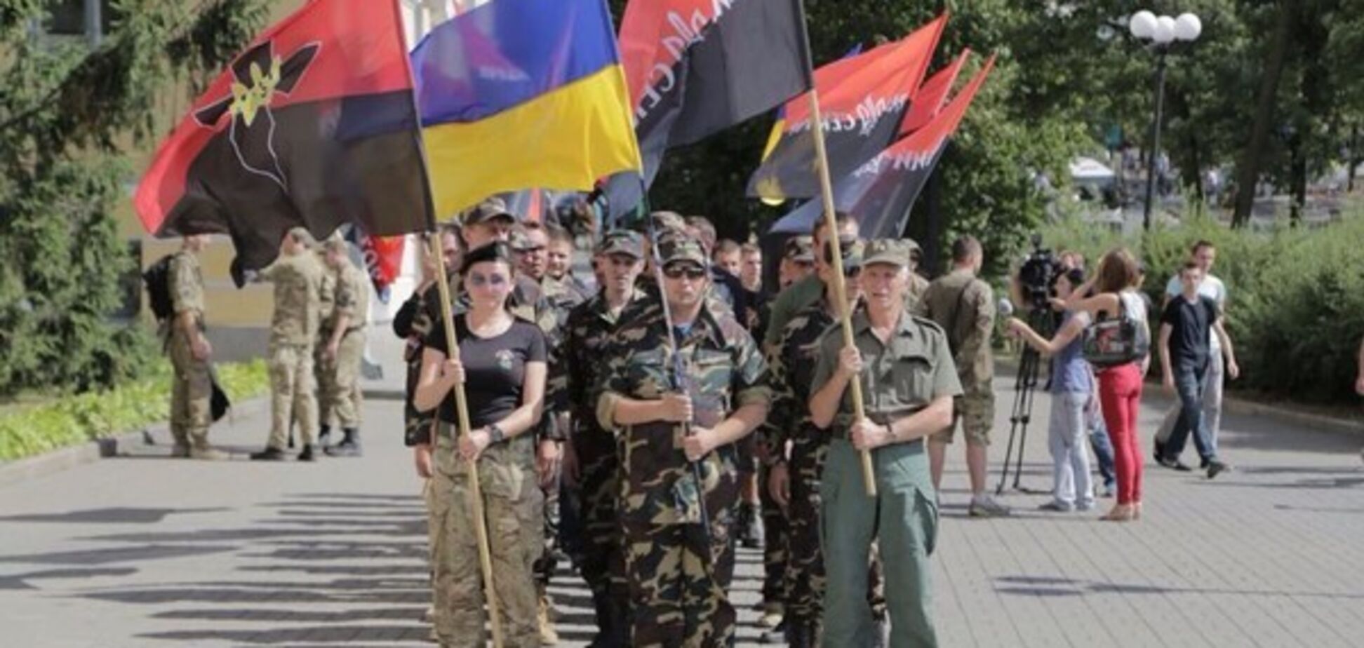 ''Розіпнуть у трусиках'': у Росії у всіх на очах знайшли ''Правий сектор''