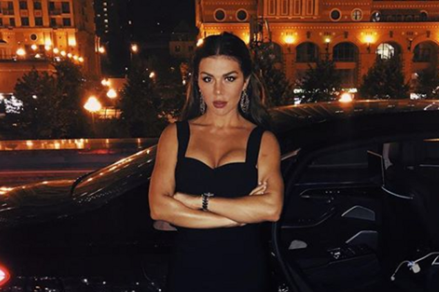 'Взял за руку и родилась песня': Седокова поделилась любовной историей