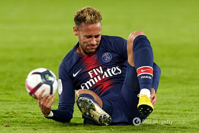 ''Кокаин?'' Неожиданный поступок Неймара на матче попал на видео