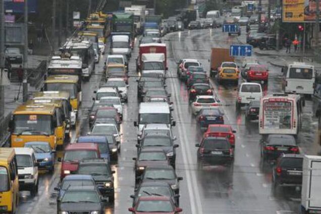 ''Це геніально!'' Активіст придумав, як вирішити проблему заторів у Києві