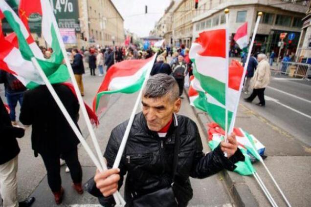 ''Пора наступати'': Ніцой закликала вдарити по Угорщині