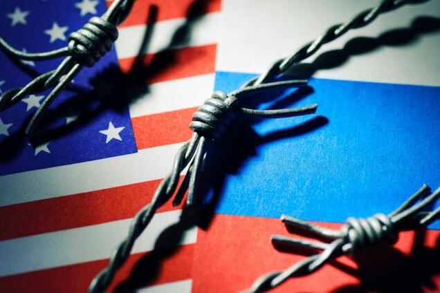 Изоляция усиливается, санкции увеличиваются