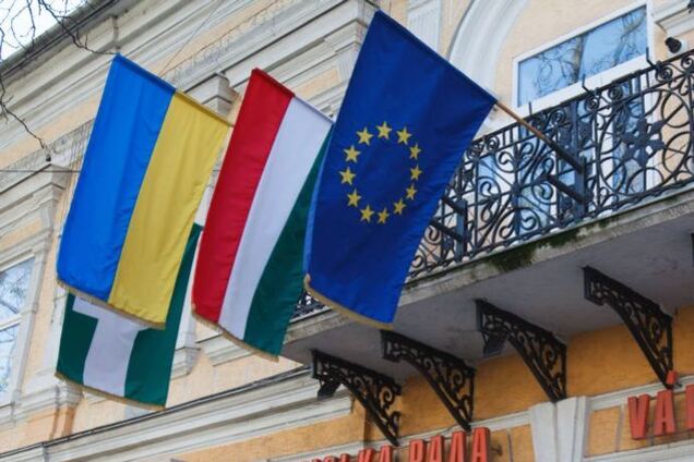 У конфлікті України й Угорщини знайдено черговий російський слід: фотофакт