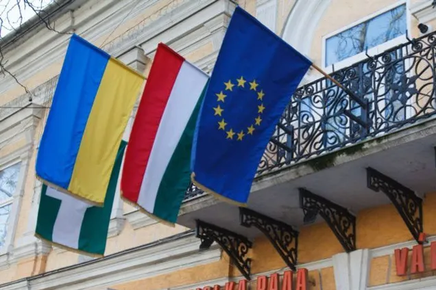 В конфликте Украины и Венгрии всплыл очередной российский след: фотофакт