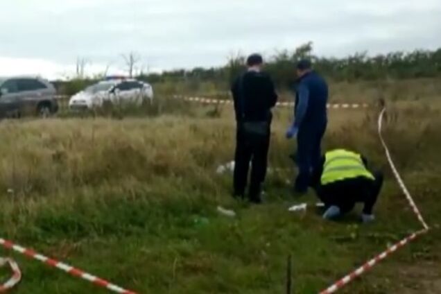 На Одещині край дороги знайшли тіло без голови