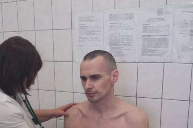 Россия показала жуткое фото Сенцова: Украина жестко отреагировала