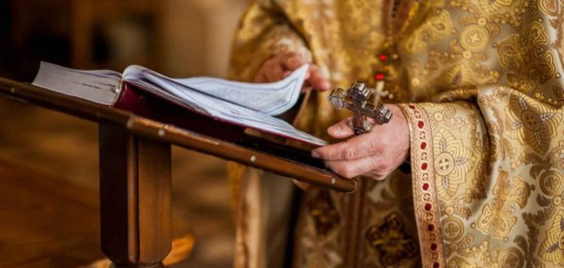 'Мракобесы в рясах!' УПЦ МП подняла службу безопасности против Константинополя