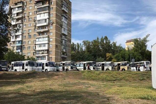 'По разнарядке': раскрыта причина 'аншлага' на похоронах Захарченко