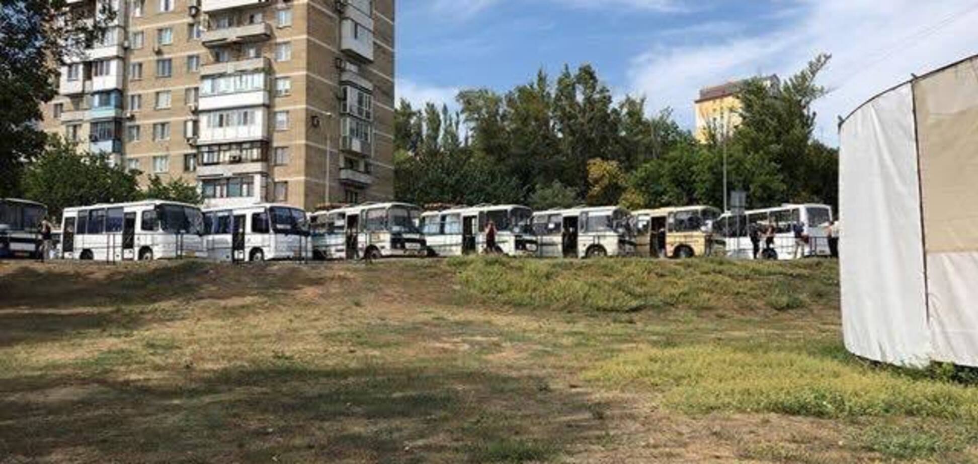 'По разнарядке': раскрыта причина 'аншлага' на похоронах Захарченко 