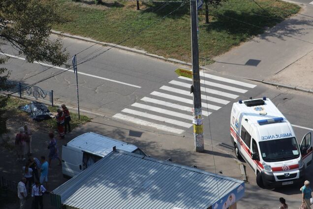 У Києві посеред вулиці виявили труп: що відомо