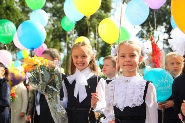 'Перший раз в перший клас': як знамениті українці повели дітей до школи