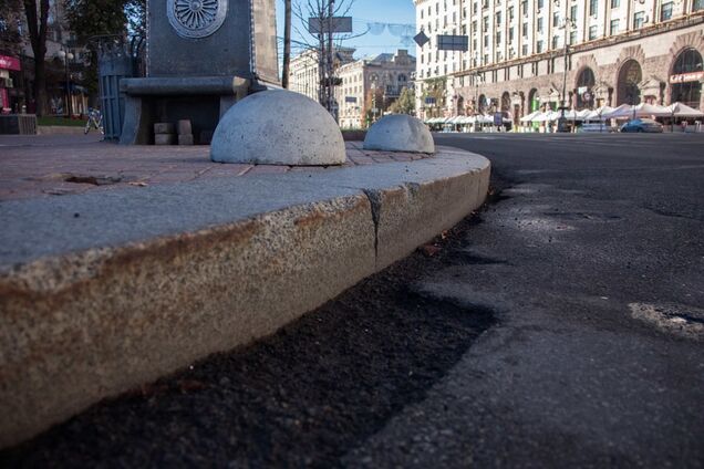 Ямы и разруха: СМИ показали, как выглядит Крещатик на самом деле