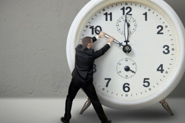 Переход на зимнее время: советы врача, как 'пережить' этот день