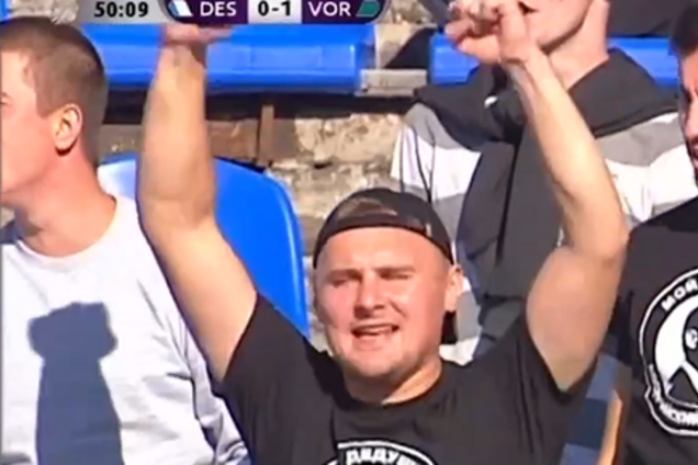 Українські фанати одягли на матч футболки з портретом Гітлера - фотофакт