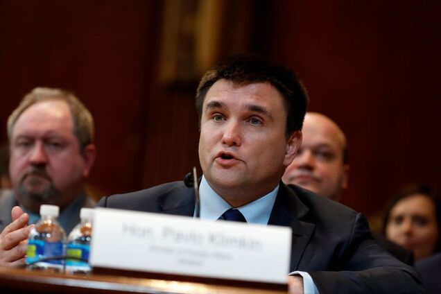 Ежегодно из Украины за границу выезжает около миллиона граждан - Климкин