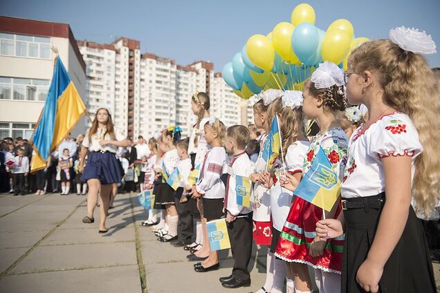 Надворі – третє тисячоліття. Яка до біса лінійка?