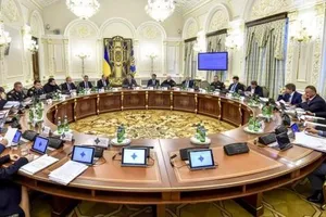 Російські компанії не потрапили під санкції: озвучено серйозний прорахунок РНБО