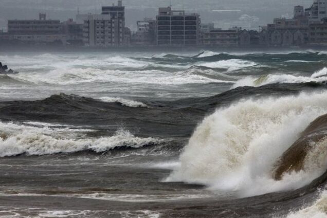 Найпотужніший за 25 років: Японію накрив тайфун, є жертви. Фото і відео катастрофи