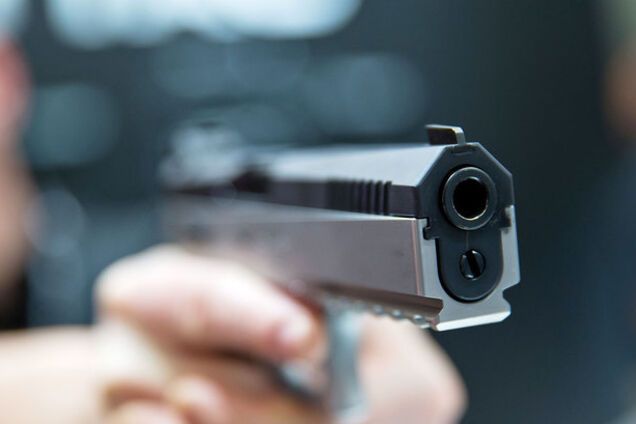 Не выходя из авто: в Киеве водители устроили разборки со стрельбой