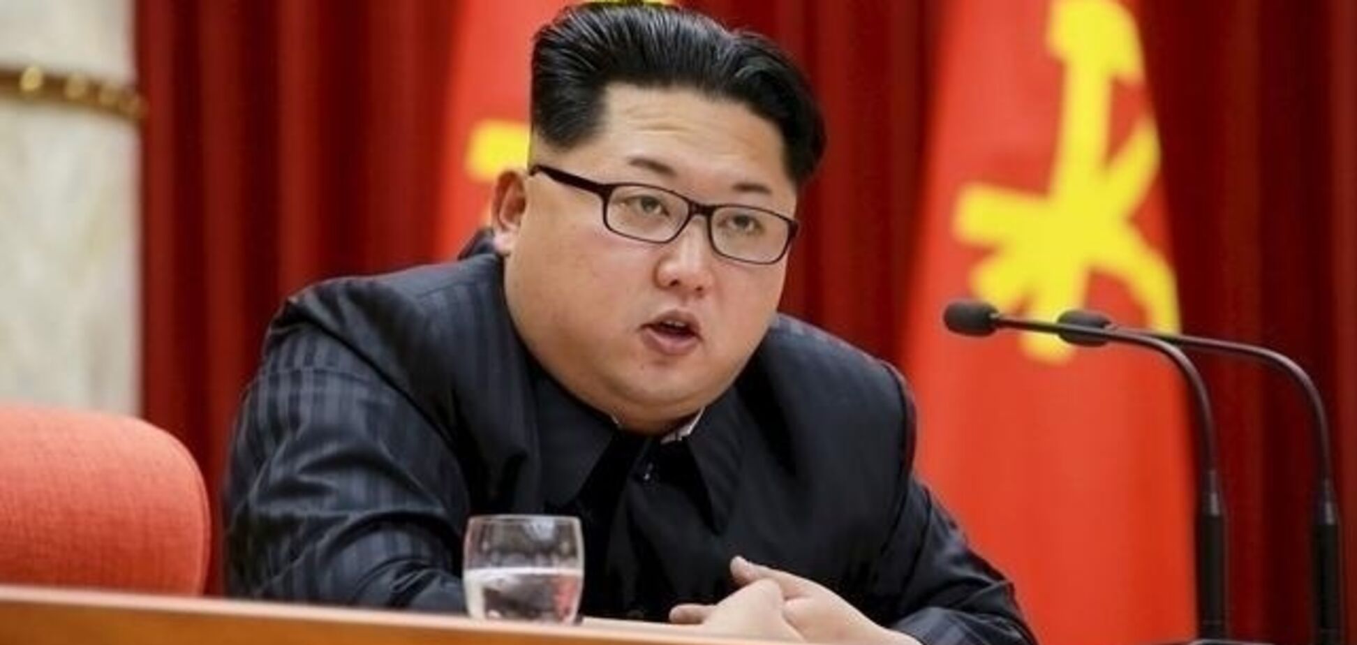 ''Пропавший'' Ким Чен Ын появился на публике в трауре
